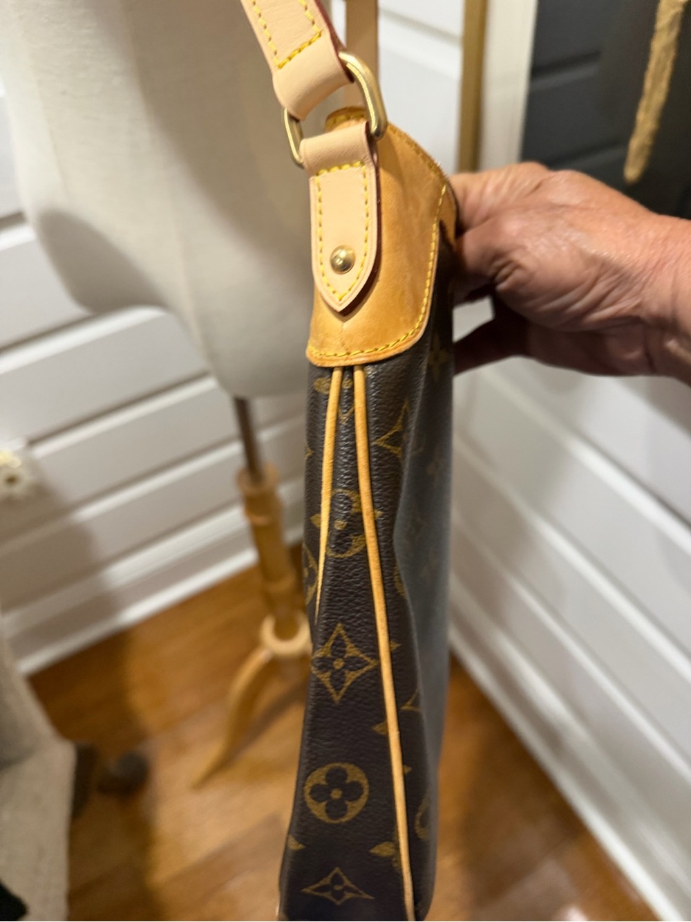 Louis Vuitton Monogram Odeon Crossbody Shoulder bag 
Full inclusion - Picture 4 of 10